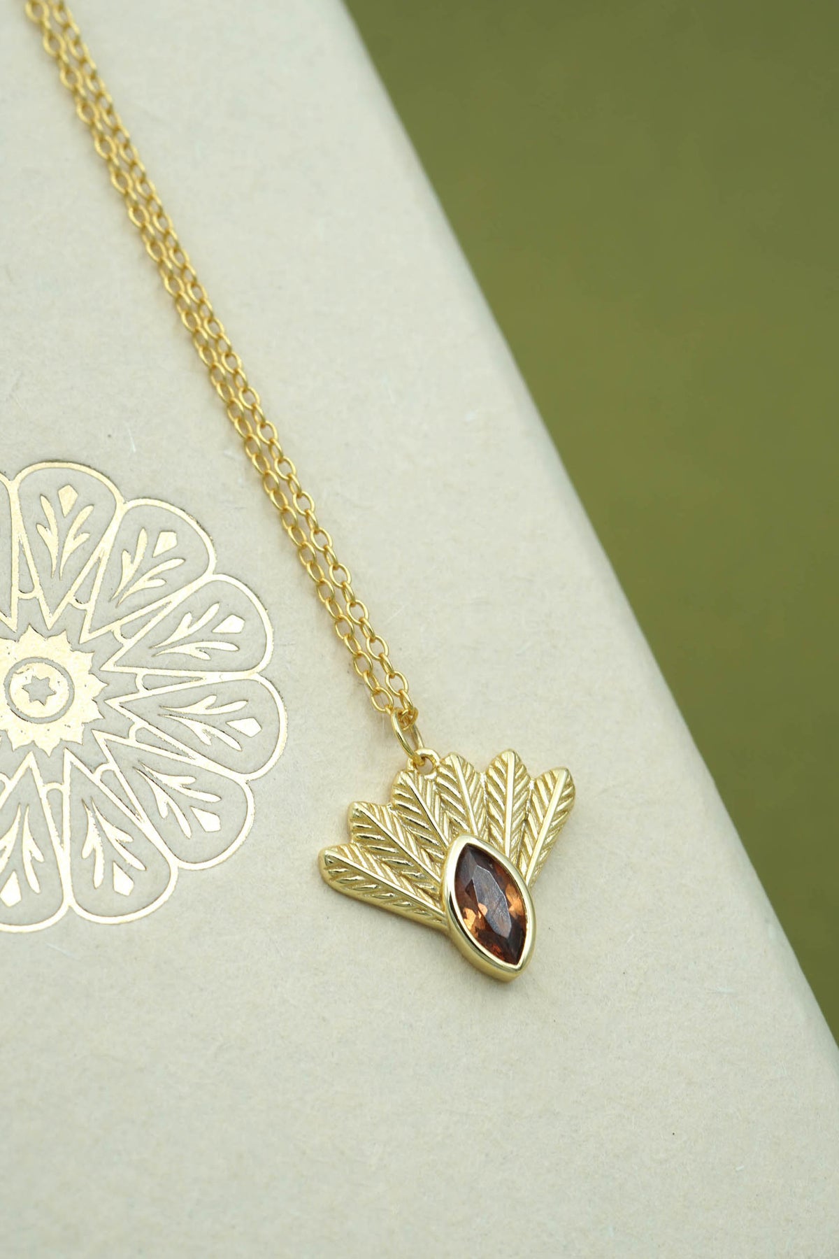 Fantail Messenger Necklace Brown - Gold