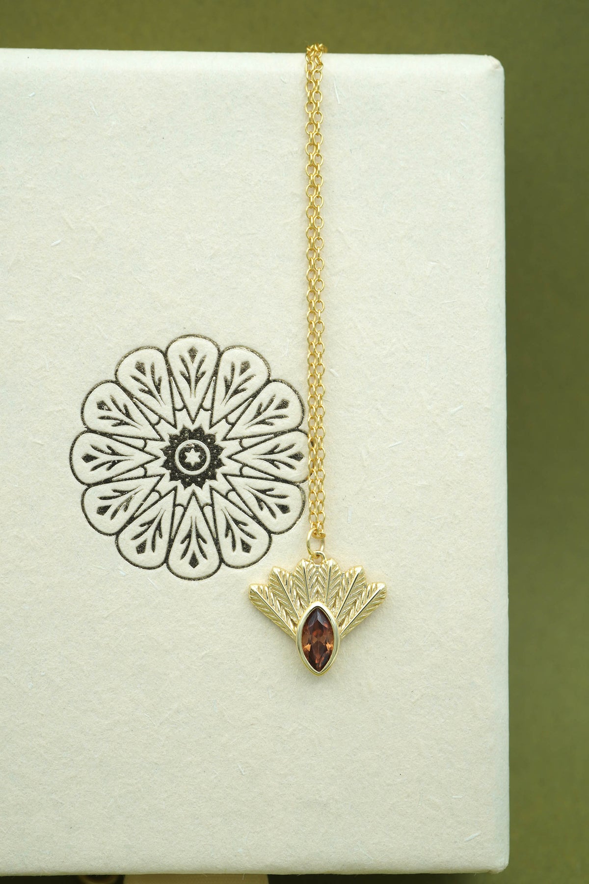 Fantail Messenger Necklace Brown - Gold