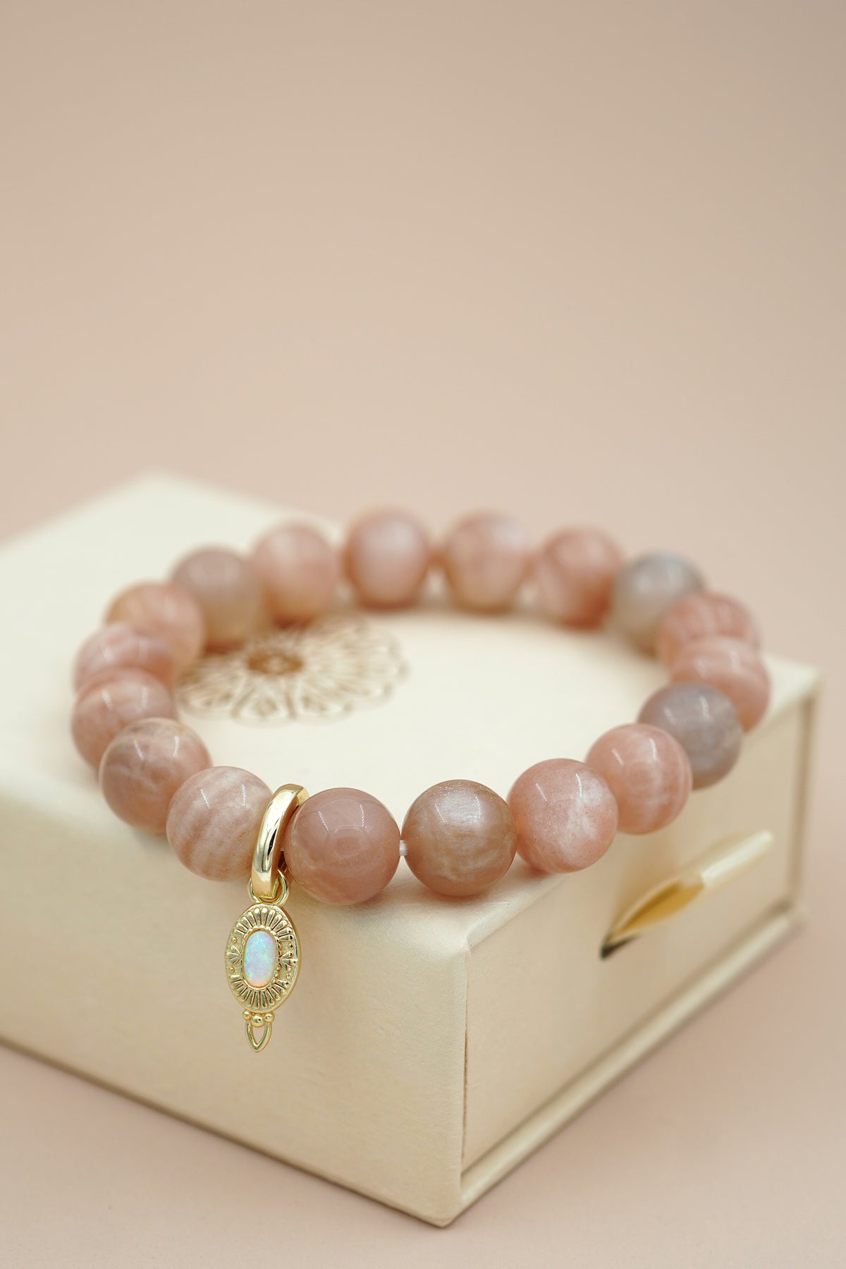 Be The Light Bracelet - Gold