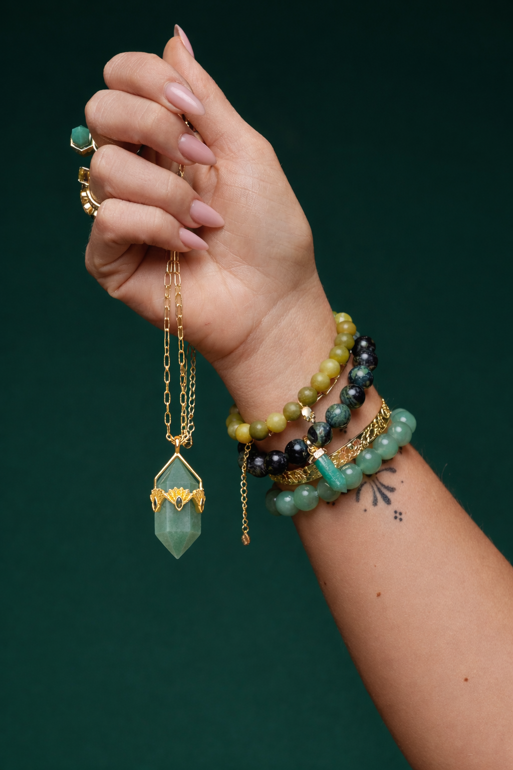 Aventurine Fantail Necklace - Gold