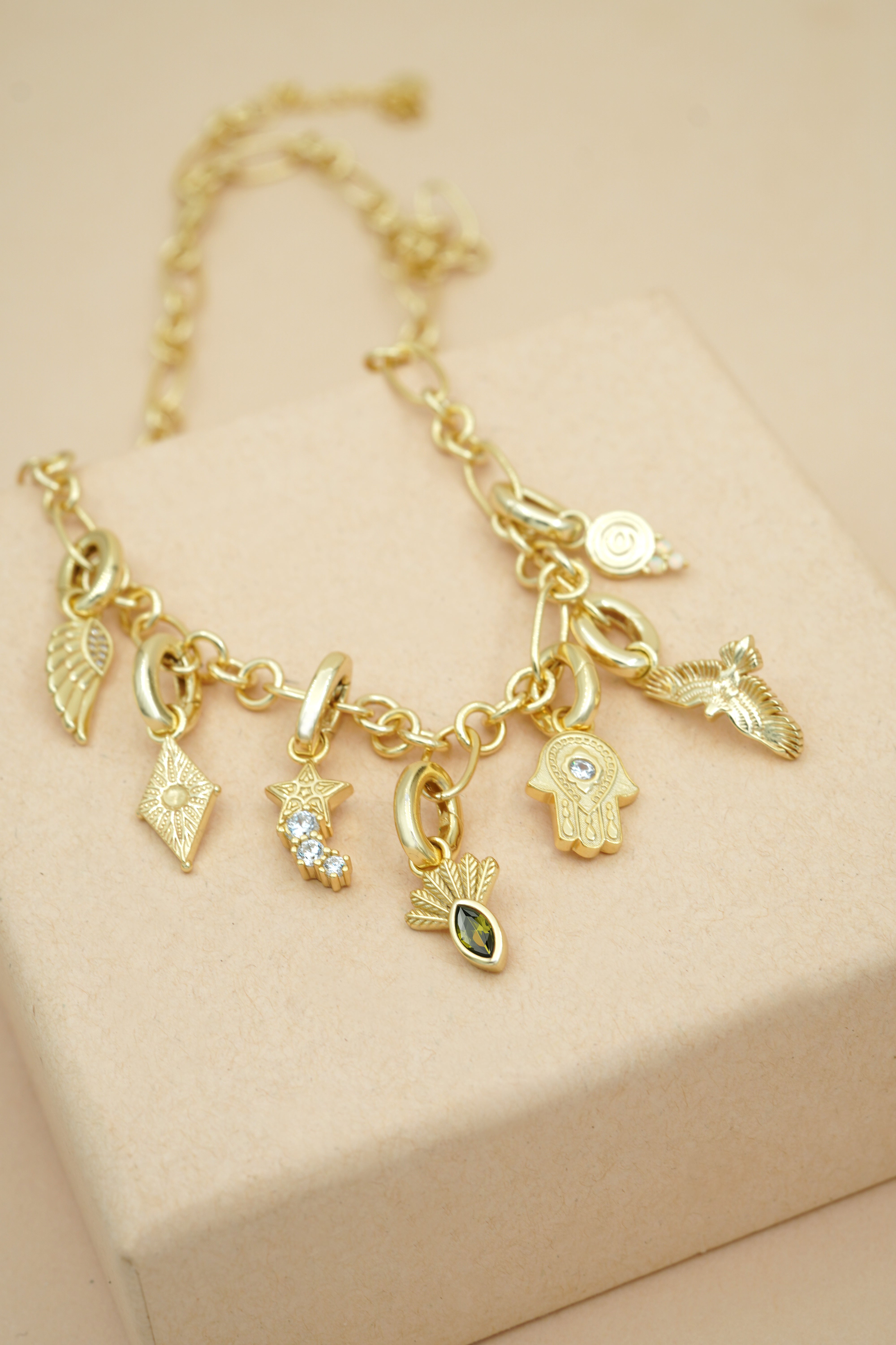 Fantail Charm Olive - Gold
