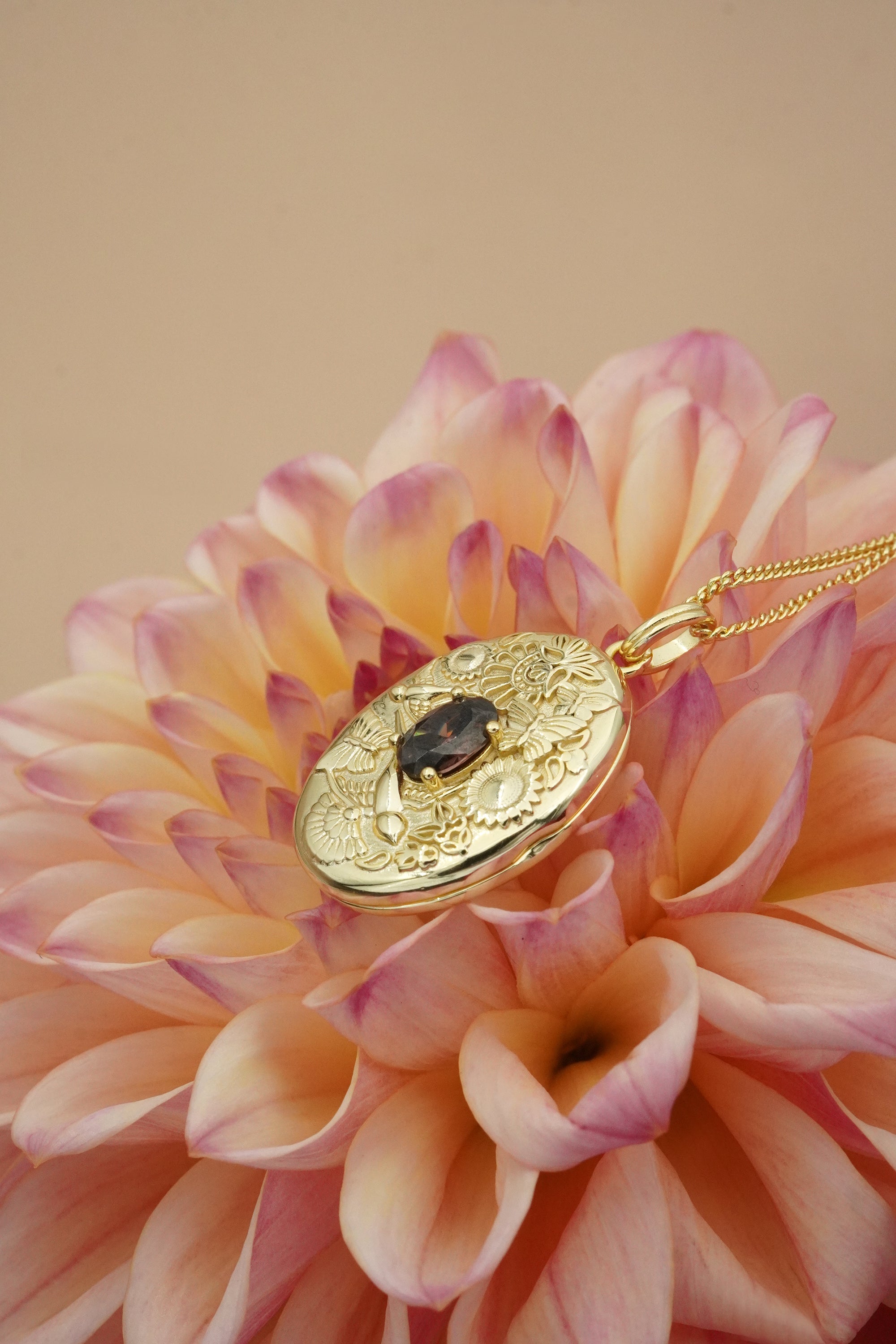 In Her Garden Locket - Gold