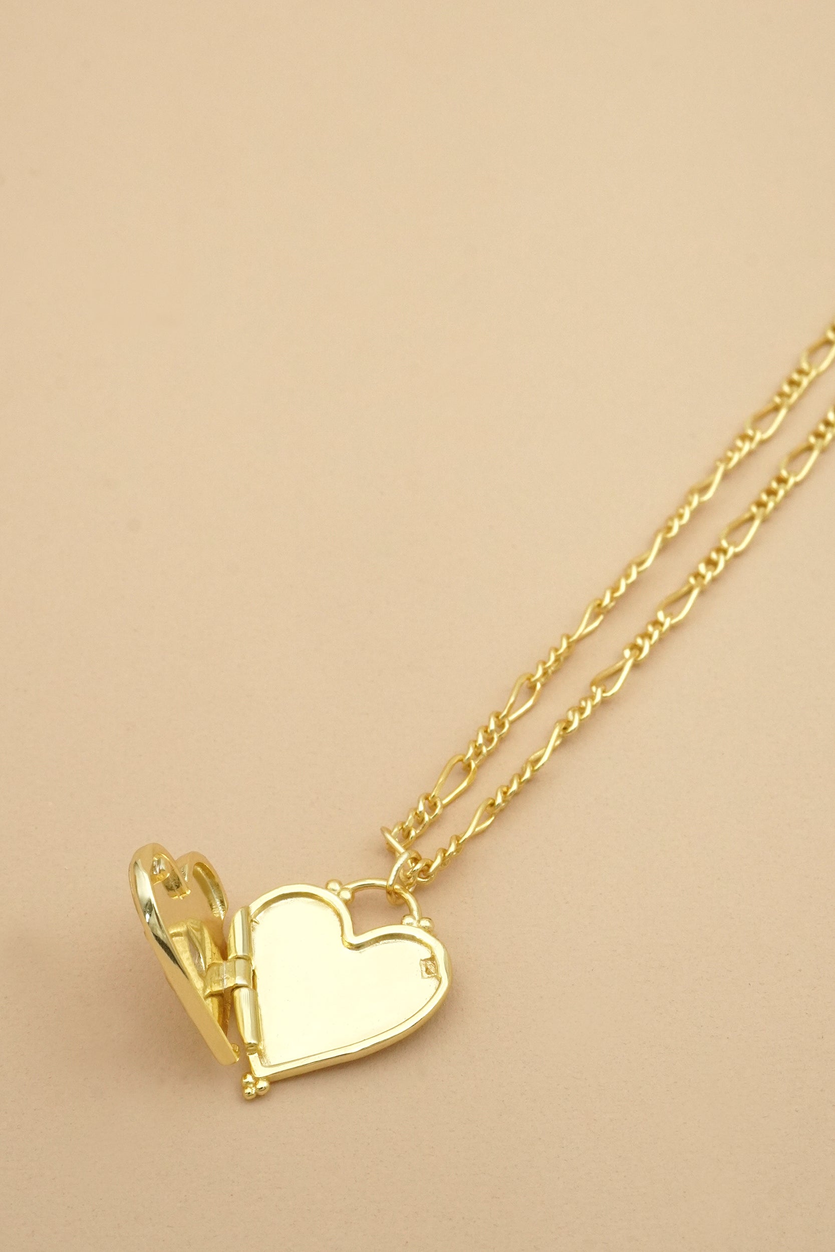 Flourish Locket - Gold