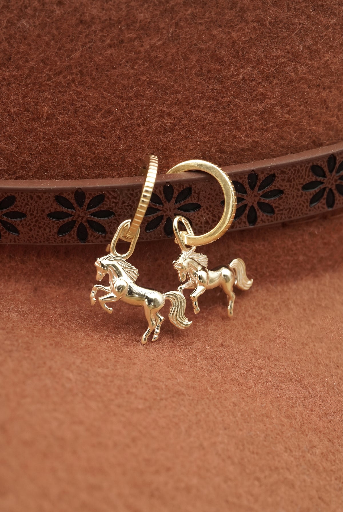 PRE ORDER Stand Strong Horse Hoops - Gold