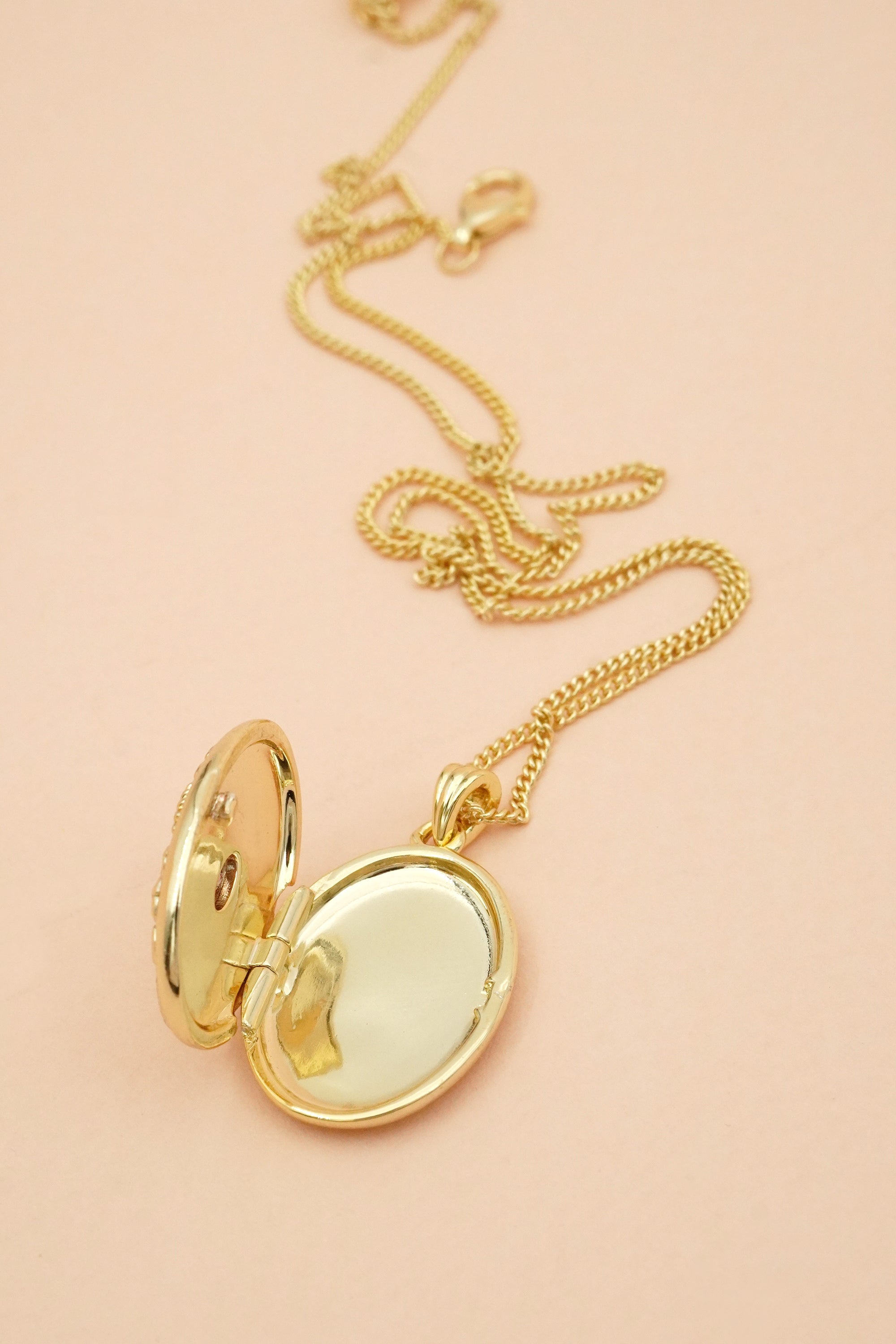 In Her Garden Locket - Gold