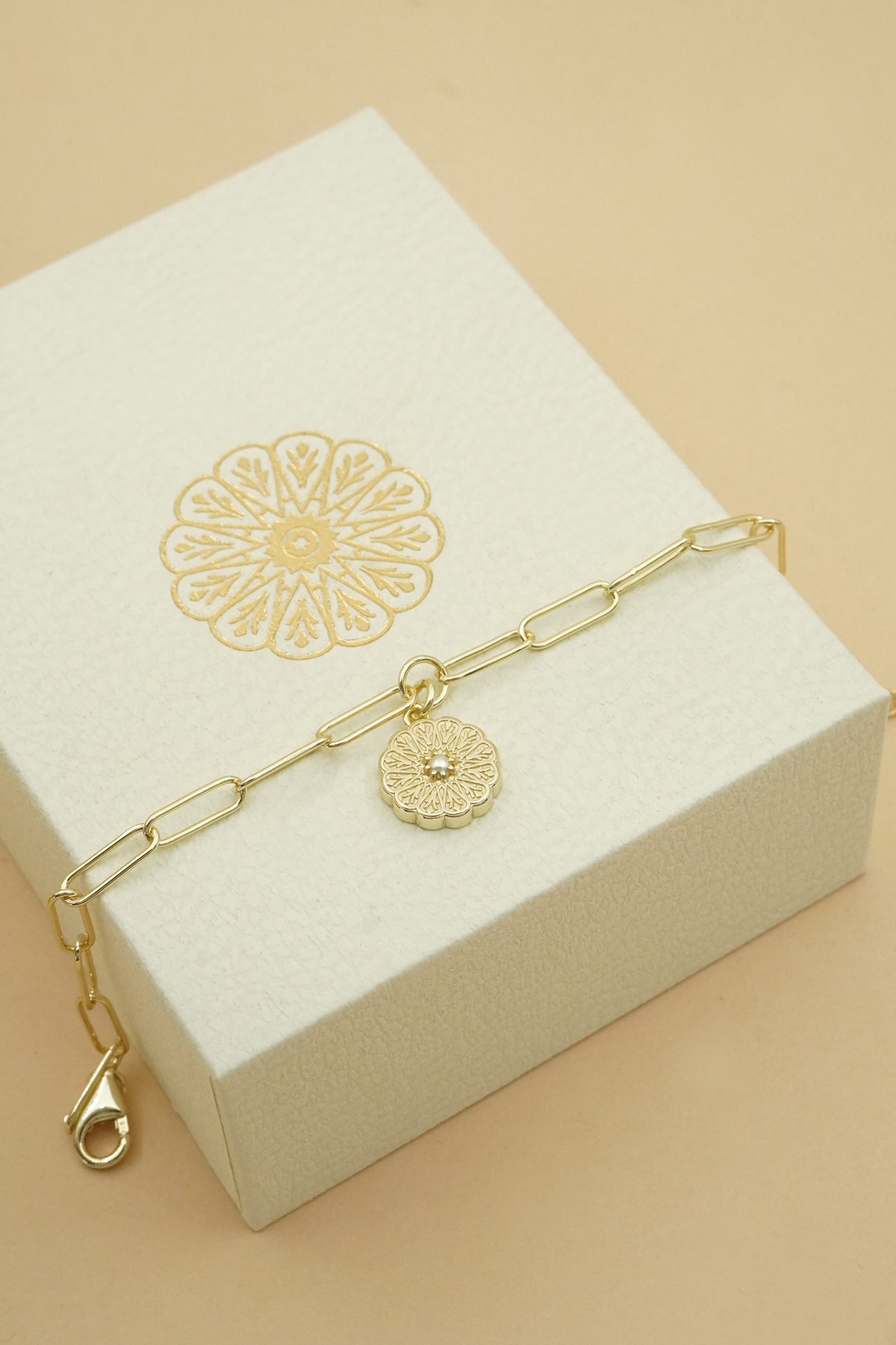 Gold Birthstone Bracelet - June/Pearl