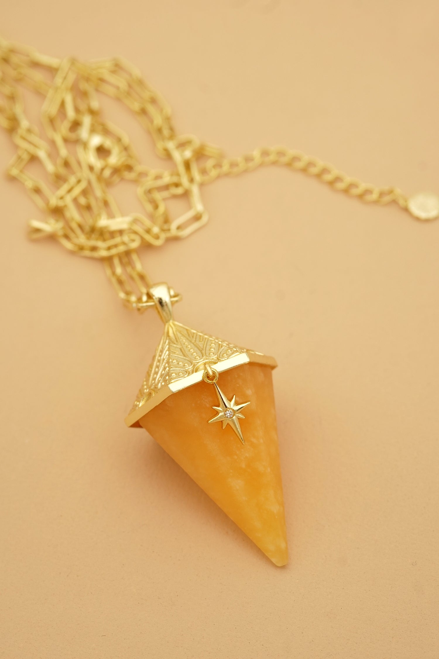 North Star Yellow Quartz Pendulum - Gold