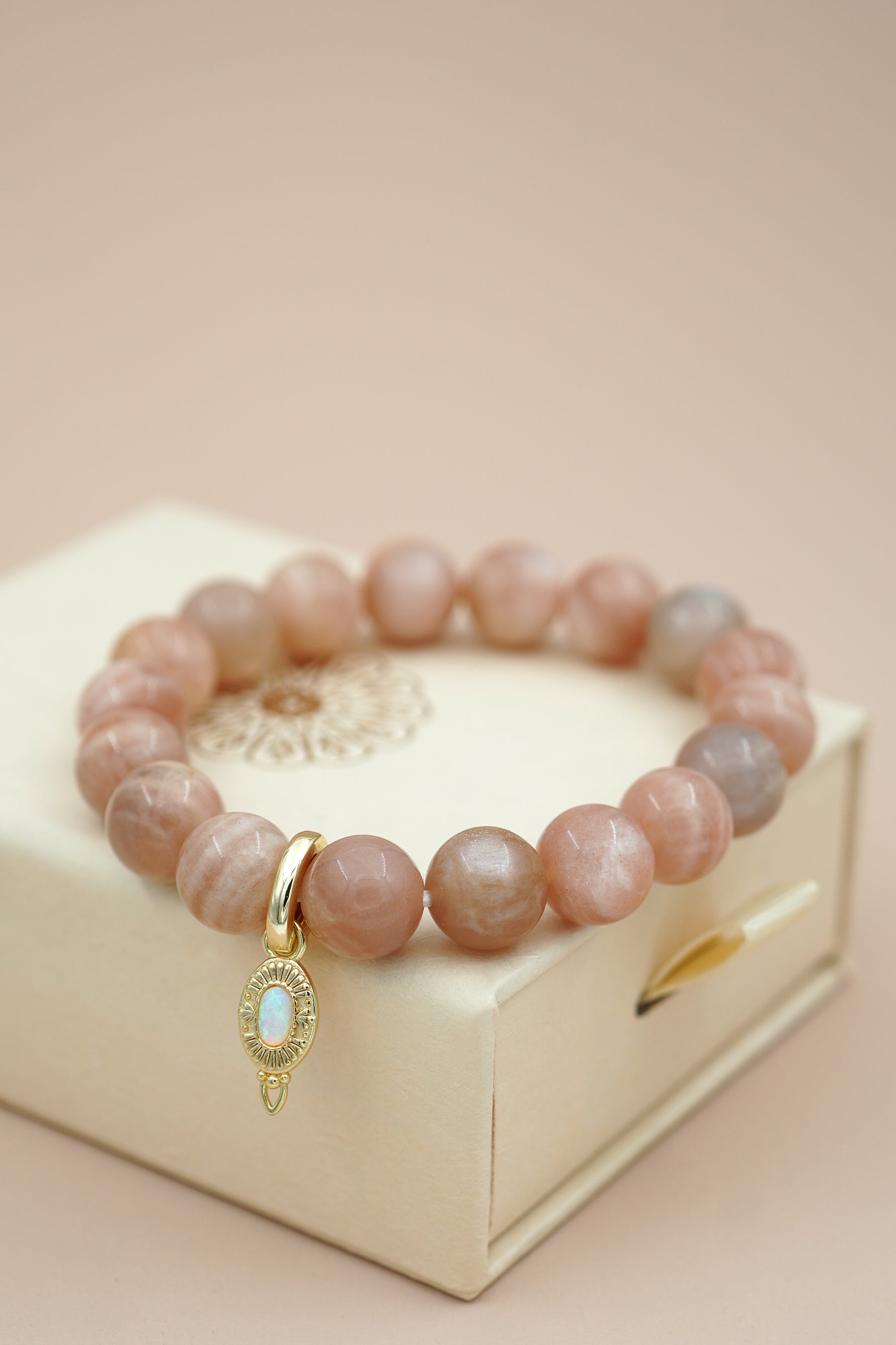 Be The Light Bracelet - Gold