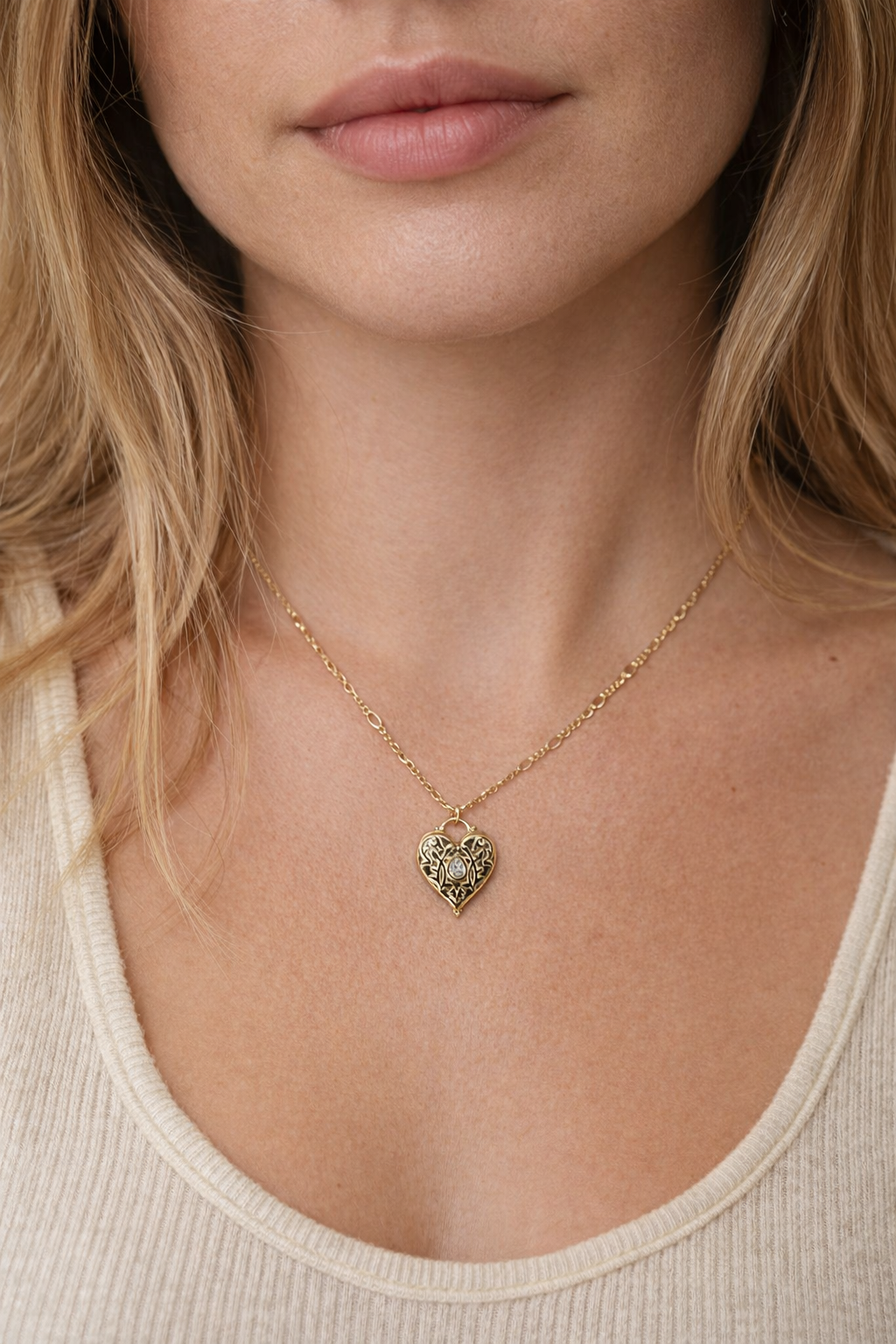 Flourish Locket - Gold