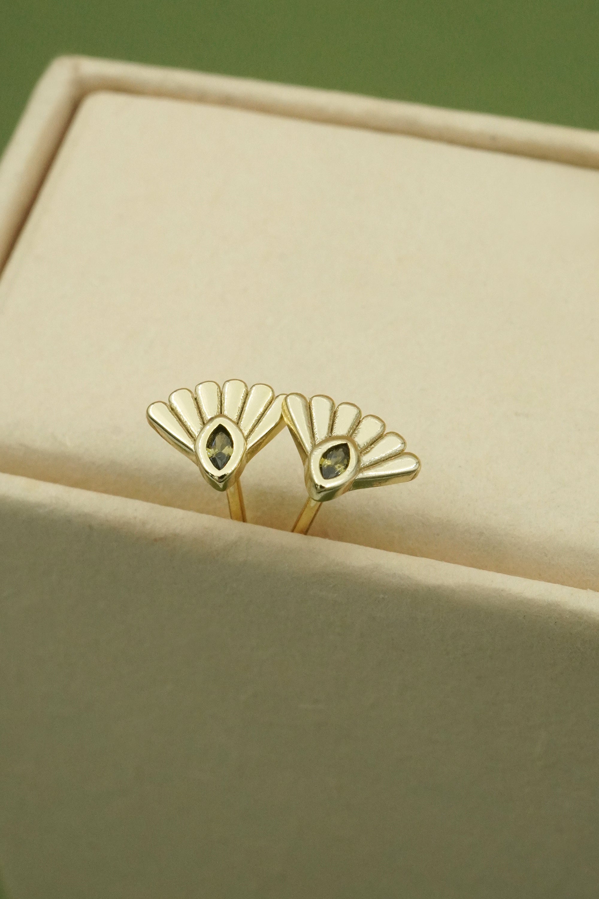 Fantail Studs Olive - Gold