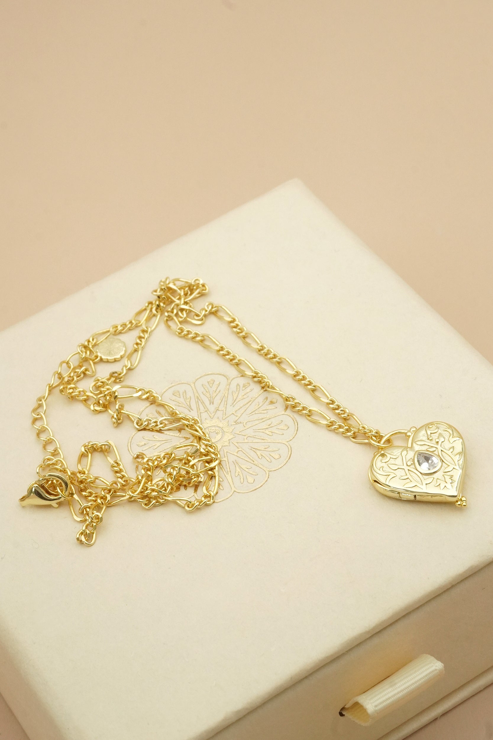 Flourish Locket - Gold