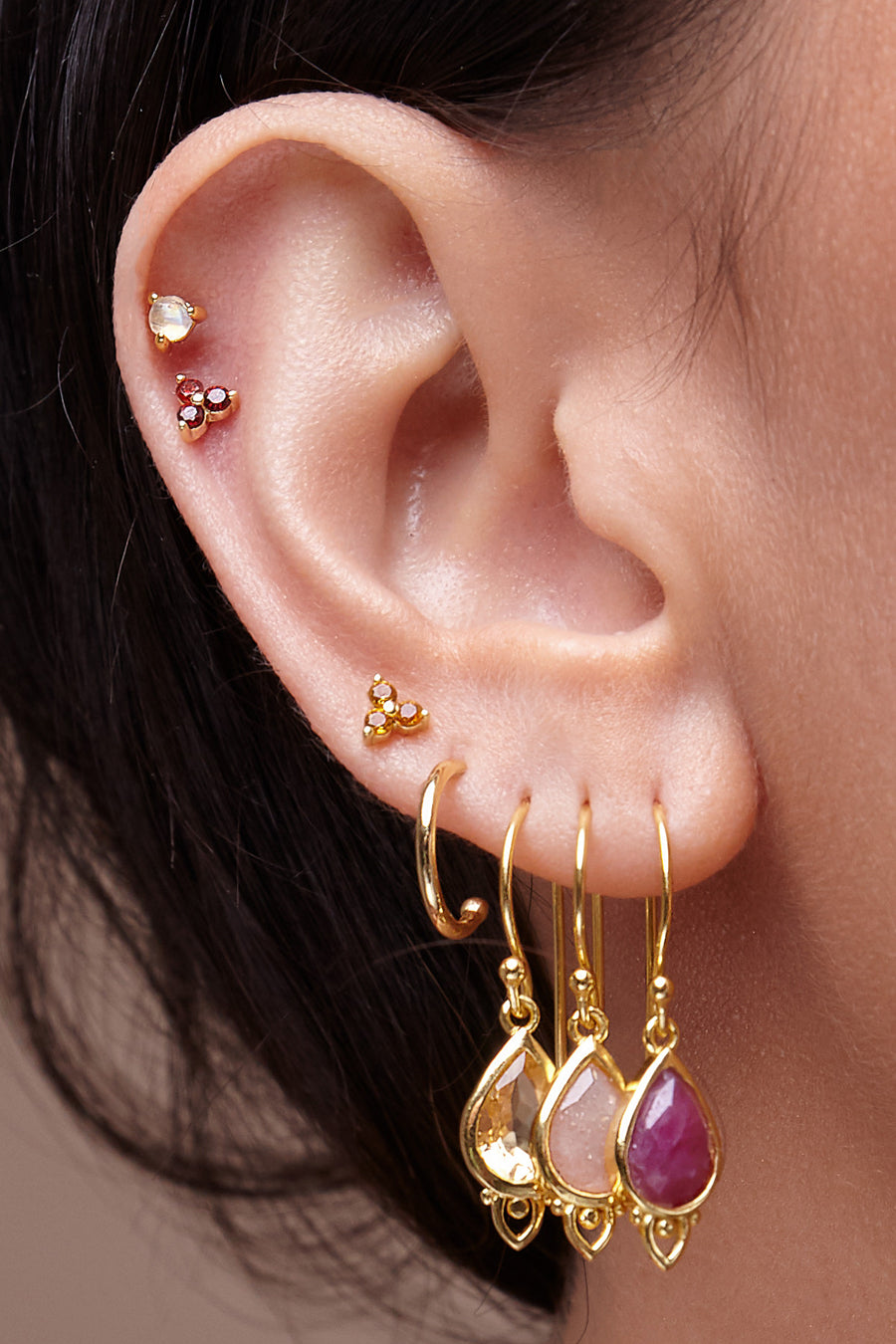 Gold Birthstone Studs - January/Garnet