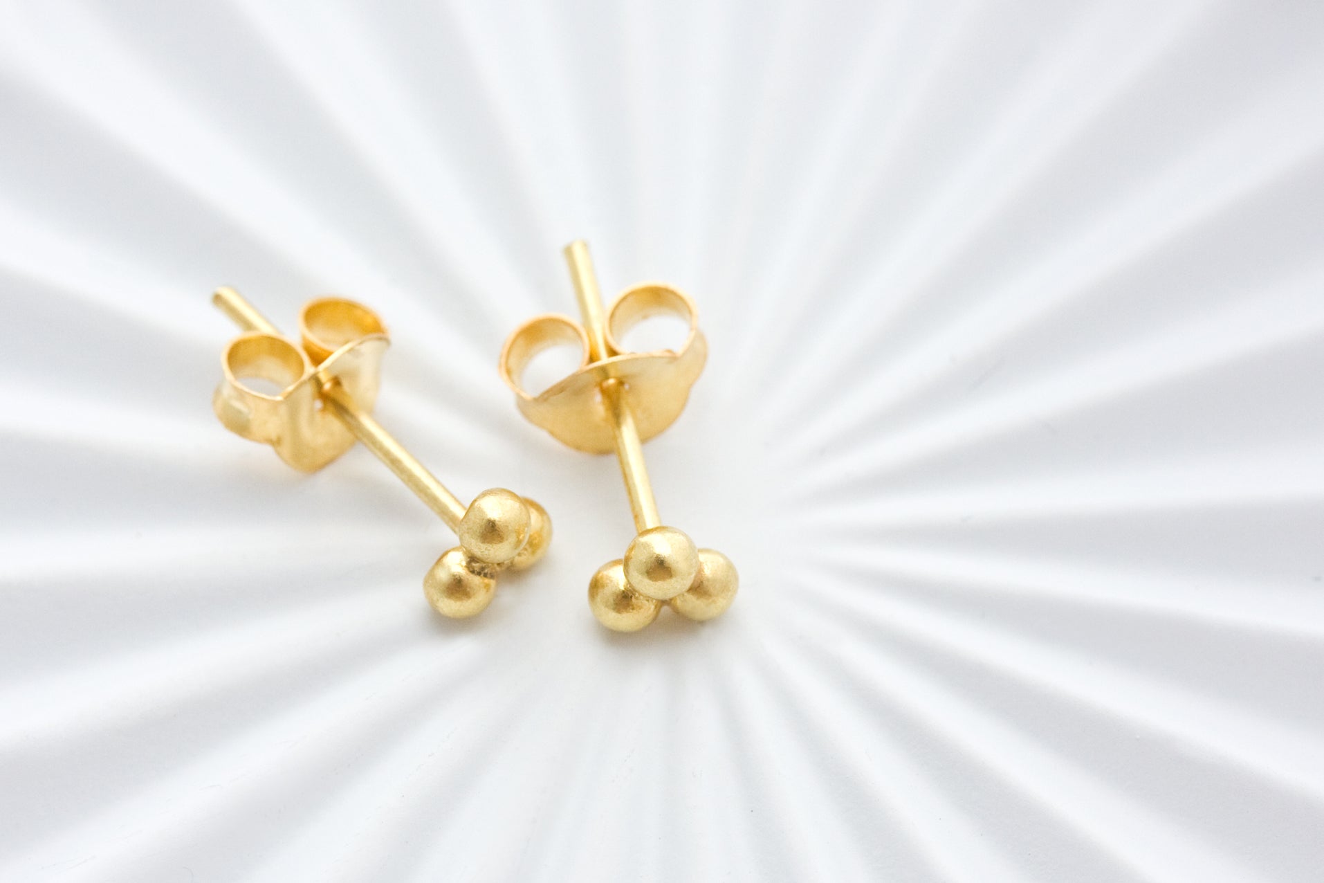gold petite stud earrings nz