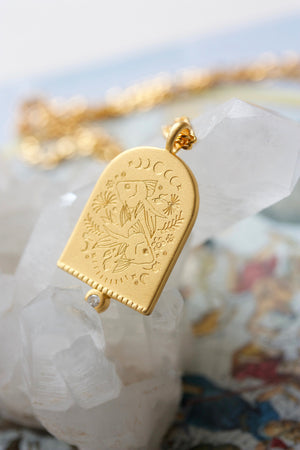 Pisces Zodiac Necklace in Gold.